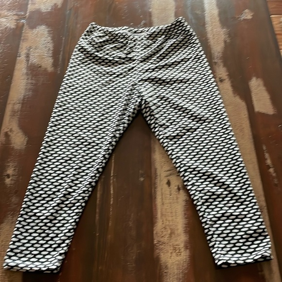 Capri leggings EUC - Picture 1 of 7